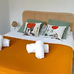 Maison Des Chenes 64 - بيت للعطل *