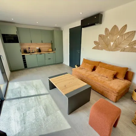 Maison Des Chenes 64 - بيت للعطل *