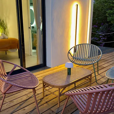 Maison Des Chenes 64 - بيت للعطل *